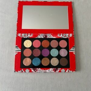 Pat McGrath Labs Luminous Legends: Mega Eyeshadow Palette